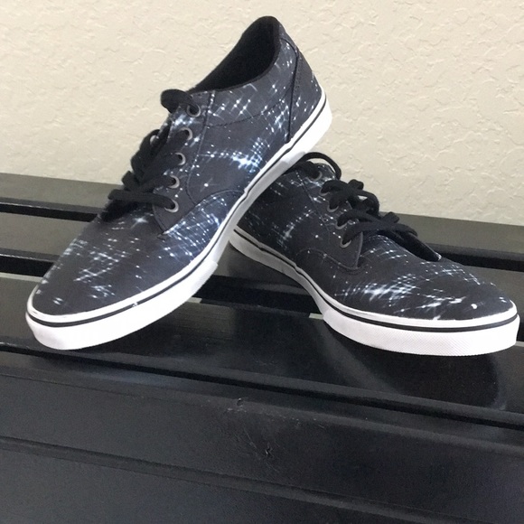 Vans Shoes - NWOT Vans lace up